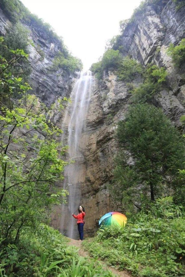 窃贼主动走进派出所睡觉，民警一眼认出当场抓获